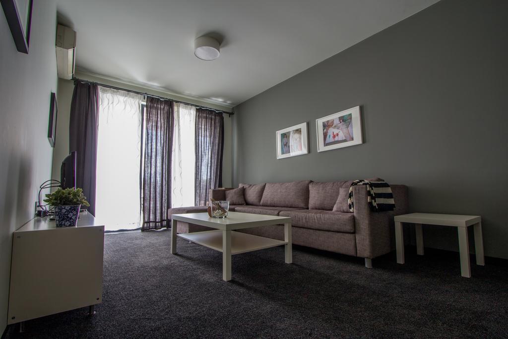 Family Hotel Friends Villa Enchets Rom bilde