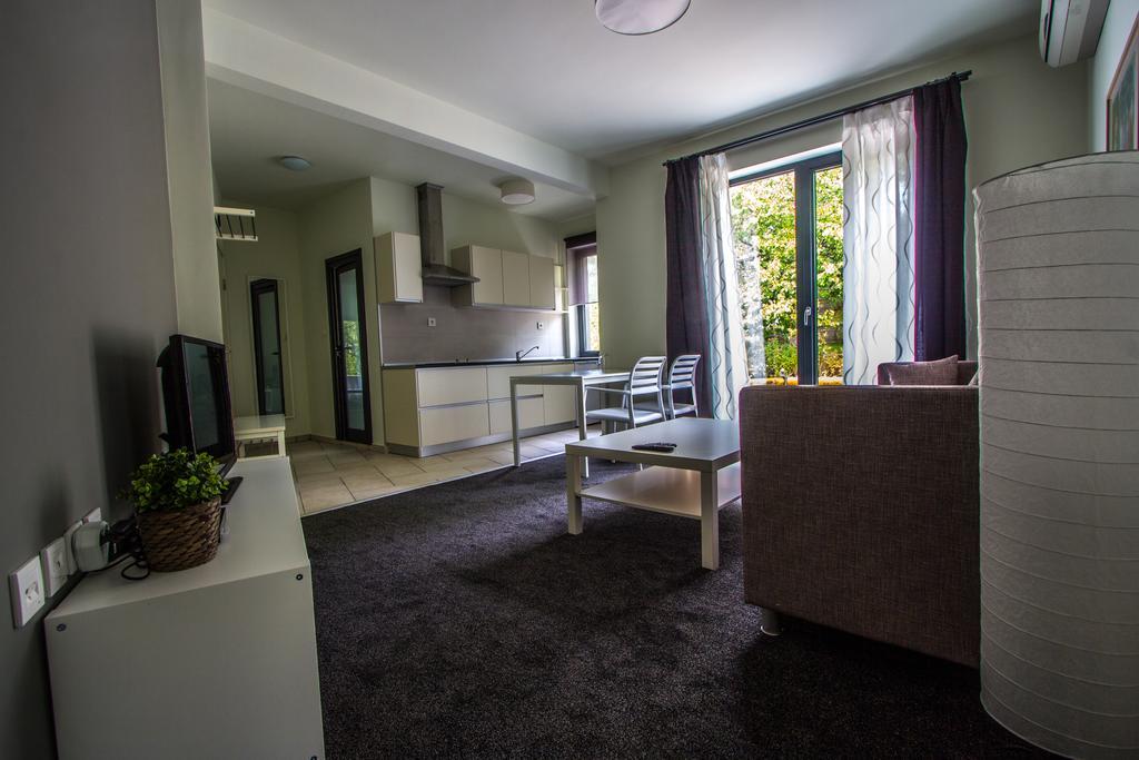 Family Hotel Friends Villa Enchets Rom bilde